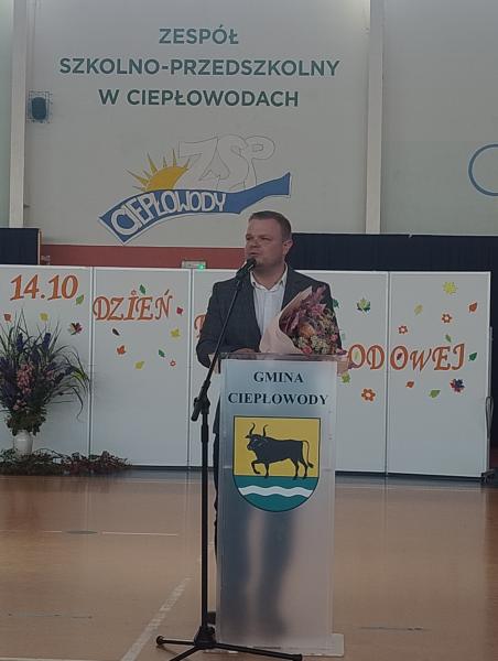 Uroczyste obchody Dnia Edukacji Narodowej w Zespole Szkolno-Przedszkolnym w Ciepłowodach