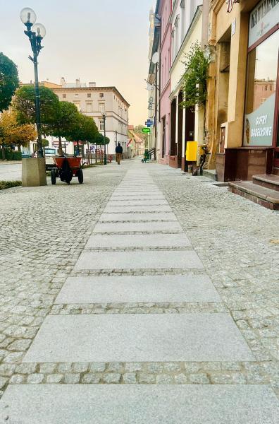 Prace przy przebudowie ul. Klasztornej, Rynku i Kościuszki na ukończeniu