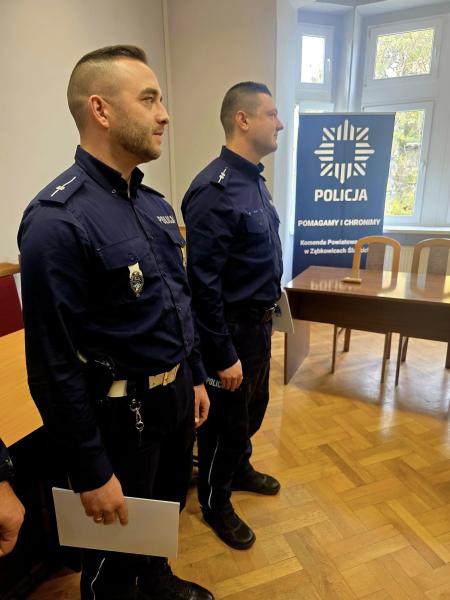 Ząbkowiccy policjanci z awansami i wyróżnieniami