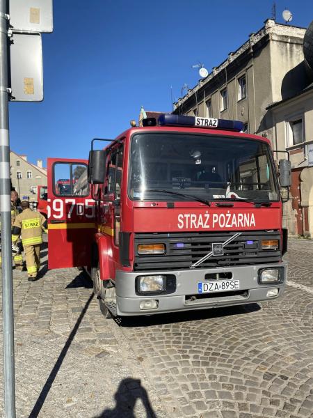 Pożar na poddaszu budynku wielorodzinnego w Henrykowie