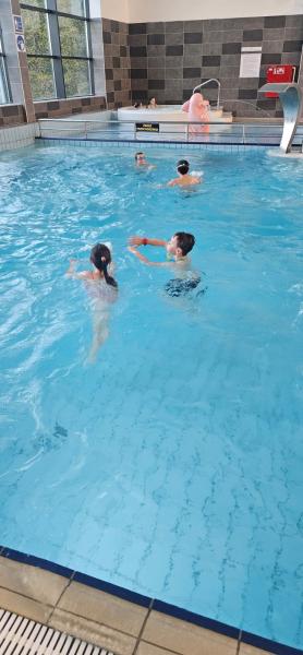 Uczniowie z gminy Ziębice zakończyli projekt  „ABC Pływania”