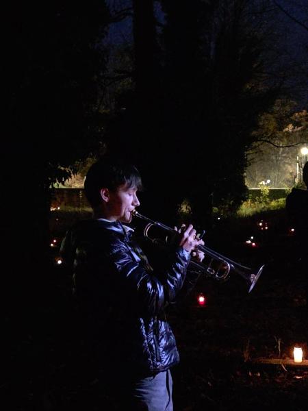 Złoty Stok pamięta – tysiące światełek na starym cmentarzu