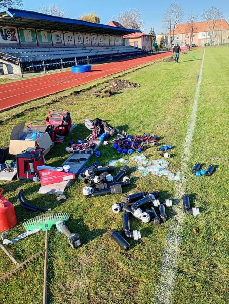 Ruszyły prace przy systemie nawadniania na Stadionie Miejskim w Ziębicach