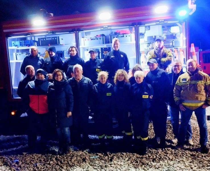 Strażacy-ochotnicy z Ożar mają już nowy samochód ratowniczo-gaśniczy