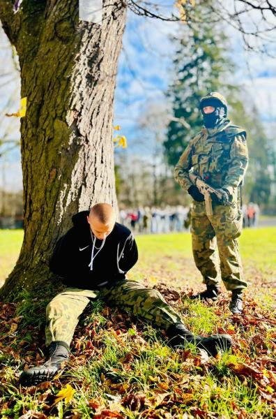 Jak zachować się w sytuacji ataku terrorystycznego? Szkolenie dla uczniów