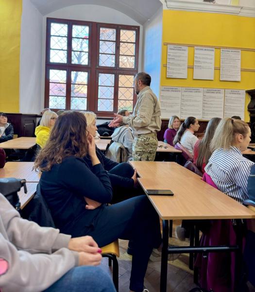 Jak zachować się w sytuacji ataku terrorystycznego? Szkolenie dla uczniów