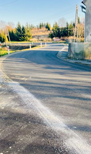 Trzy odcinki dróg powiatowych wyremontowane dzięki porozumieniu gminy i powiatu