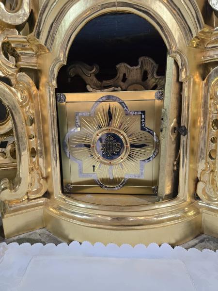 Nowe tabernakulum w kościele pw. św. Marcina w Byczeniu