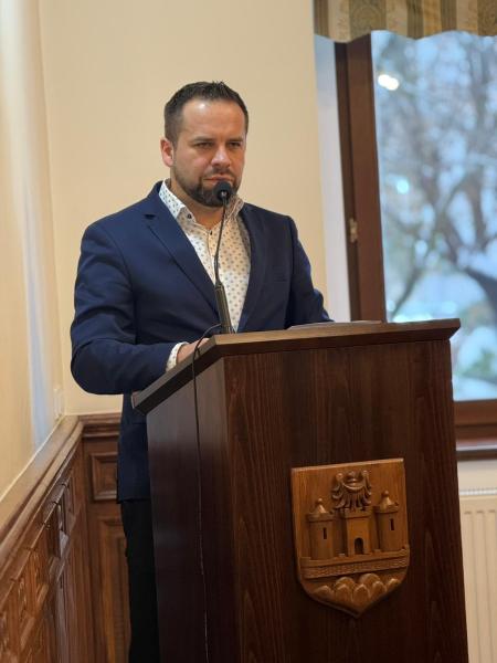 Setki milionów w ruchu: mieszkania, basen, drogi – na sesji o inwestycjach, które zmieniają gminę