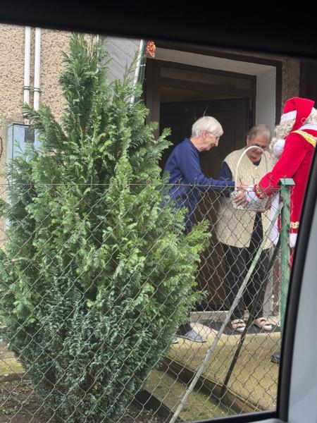 Mikołajowa delegacja z wizytą u najmłodszych mieszkańców gminy