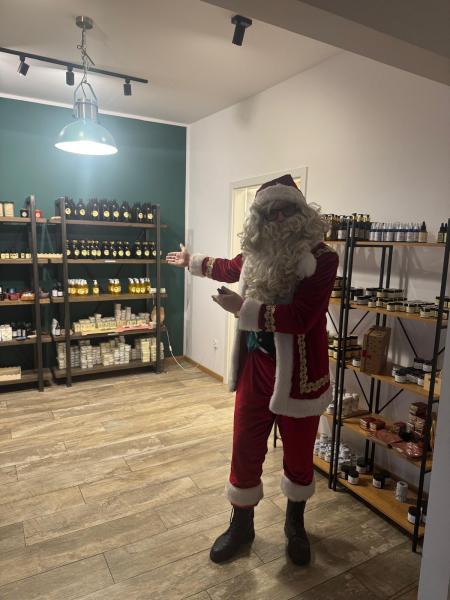 Mikołajowa delegacja z wizytą u najmłodszych mieszkańców gminy