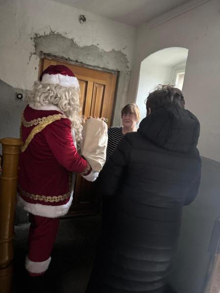 Mikołajowa delegacja z wizytą u najmłodszych mieszkańców gminy