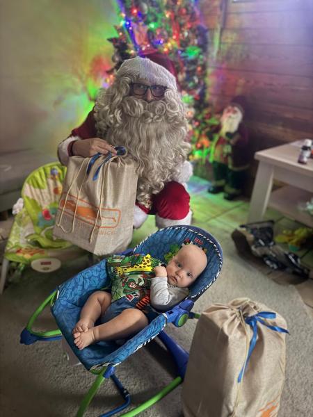 Mikołajowa delegacja z wizytą u najmłodszych mieszkańców gminy