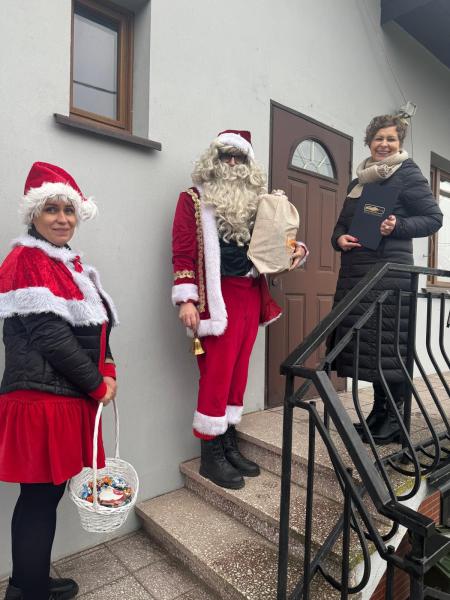 Mikołajowa delegacja z wizytą u najmłodszych mieszkańców gminy
