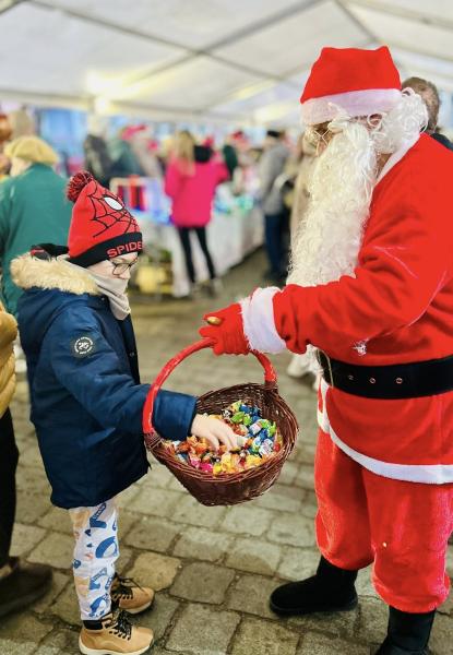 W Ziębicach można było poczuć magię świąt. Jarmark bożonarodzeniowy za nami [foto]
