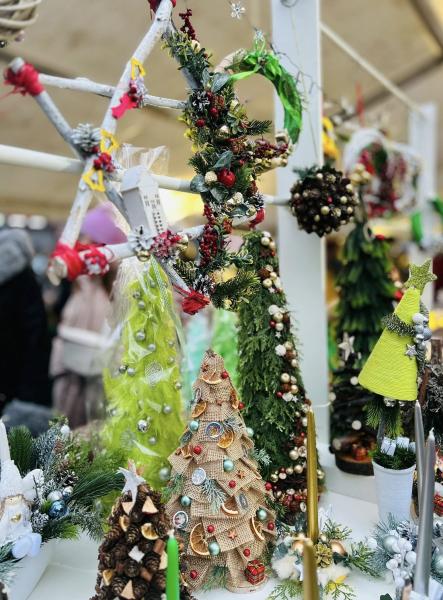 W Ziębicach można było poczuć magię świąt. Jarmark bożonarodzeniowy za nami [foto]