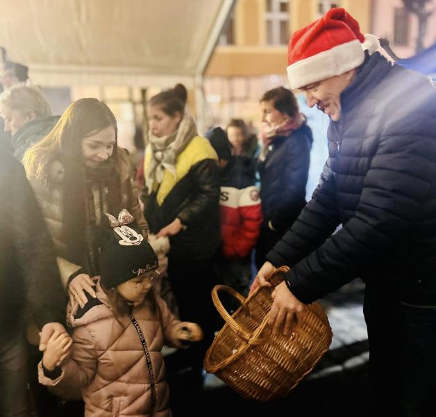 W Ziębicach można było poczuć magię świąt. Jarmark bożonarodzeniowy za nami [foto]