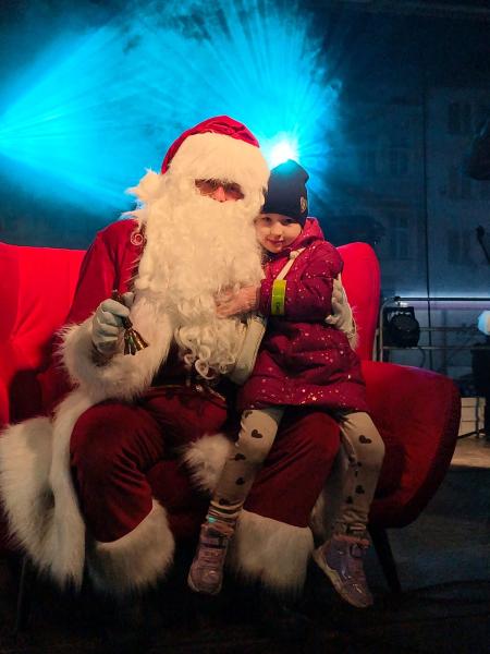 W Ziębicach można było poczuć magię świąt. Jarmark bożonarodzeniowy za nami [foto]