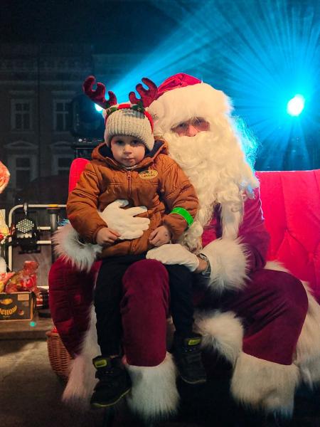 W Ziębicach można było poczuć magię świąt. Jarmark bożonarodzeniowy za nami [foto]