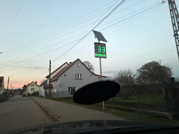 Kolejne inwestycje drogowe zakończone – odbudowane zostały mury oporowe przy drogach powiatowych