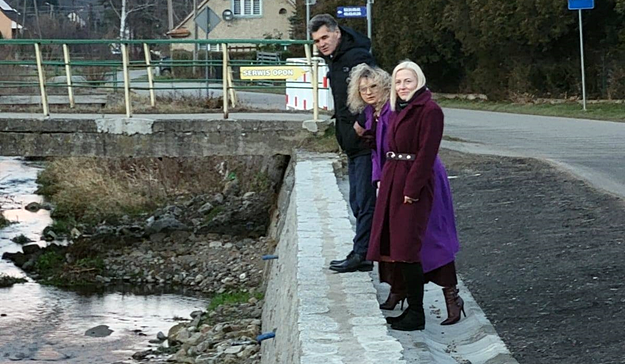 Kolejne inwestycje drogowe zakończone – odbudowane zostały mury oporowe przy drogach powiatowych