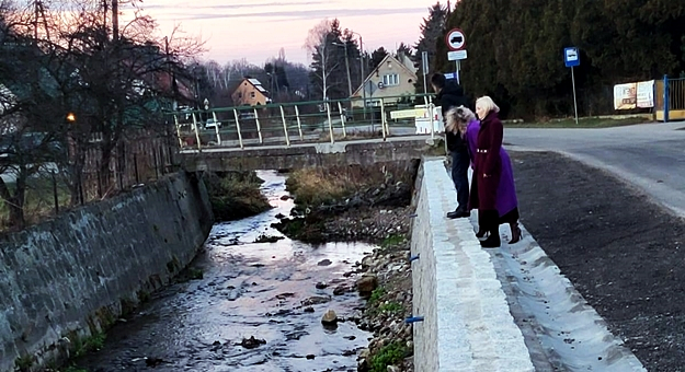 Kolejne inwestycje drogowe zakończone – odbudowane zostały mury oporowe przy drogach powiatowych