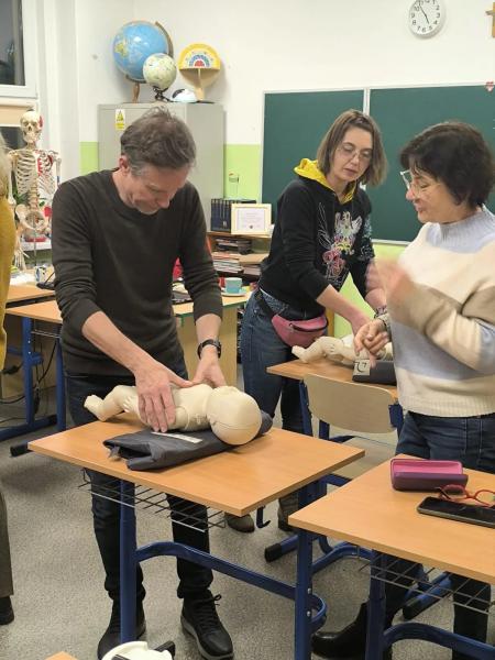 Cykl szkoleń z pierwszej pomocy przedmycznej. Przeszkolono służby oraz mieszkańców