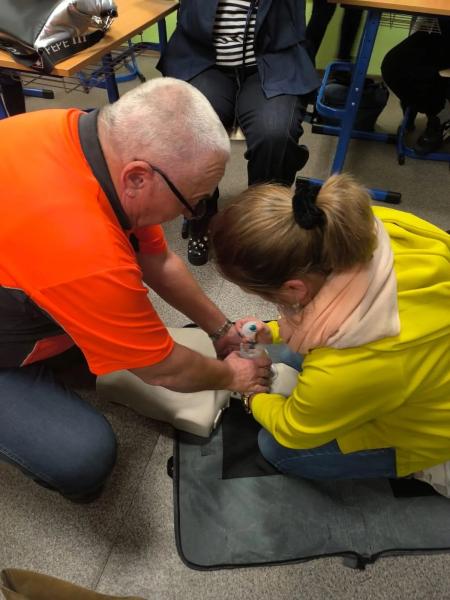 Cykl szkoleń z pierwszej pomocy przedmycznej. Przeszkolono służby oraz mieszkańców