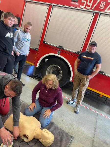 Cykl szkoleń z pierwszej pomocy przedmycznej. Przeszkolono służby oraz mieszkańców