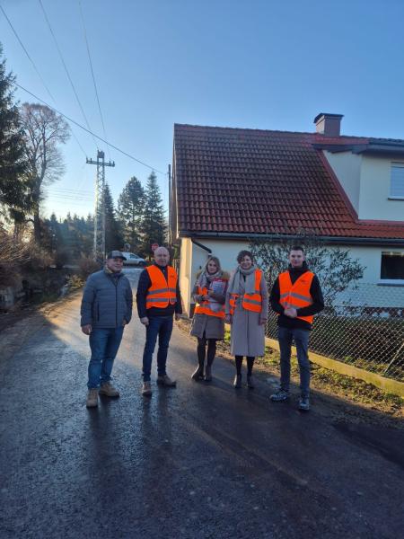 Nowa droga w Stoszowicach oddana do użytku