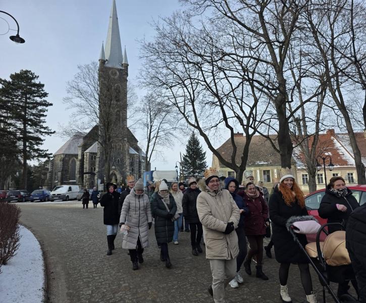 Orszak Trzech Króli i koncert kolęd w Złotym Stoku