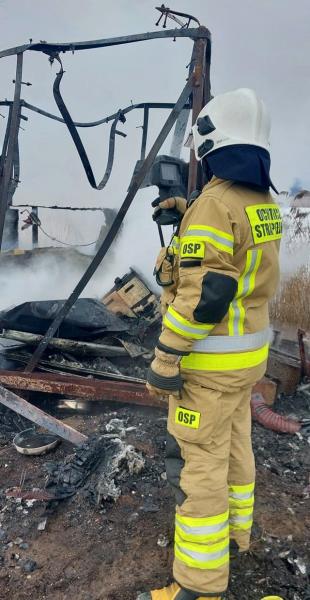 Pożar „rybaczówki” przy stawach w Czesławicach