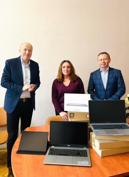 Cyfrowa transformacja w szkołach podstawowych