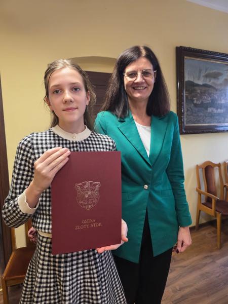 Burmistrz wręczyła stypendia sportowcom