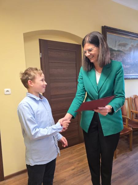 Burmistrz wręczyła stypendia sportowcom