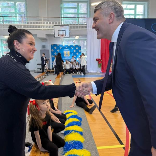 	Wyremontowana po powodzi hala sportowa w Kamieńcu Ząbkowickim oficjalnie otwarta