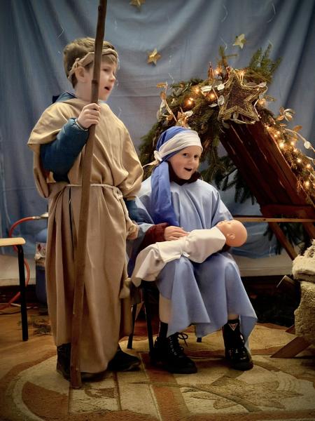 Przedstawienie jasełkowe dla babć i dziadków w Pomianowie Dolnym