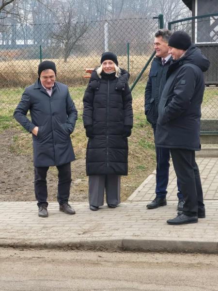 Powstały dwa nowe chodniki przy drogach powiatowych w gminie Ciepłowody