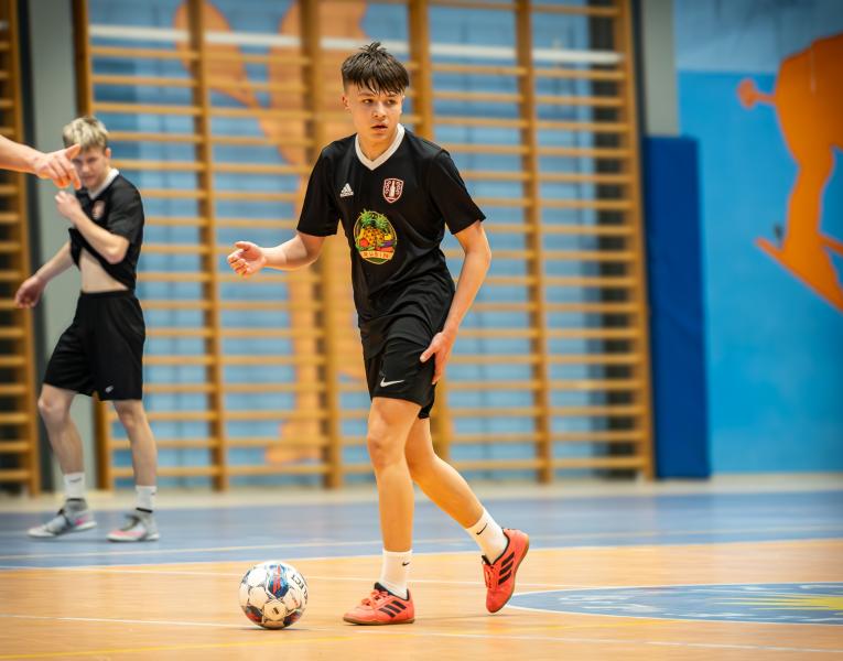 Ząbkowicka Liga Futsalu wkroczyła w decydującą fazę. Znamy cztery ekipy, które zawalczą o mistrza
