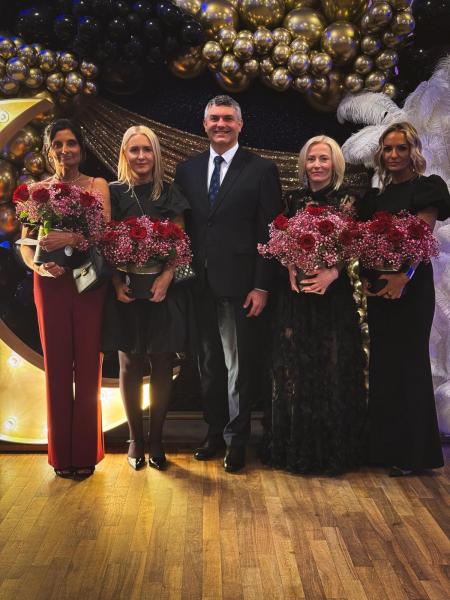 Maturzyści z „Wrocławskiej” bawili się na studniówce [foto]