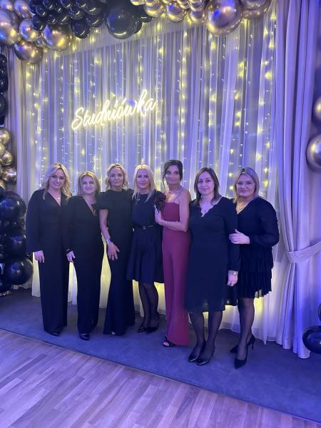 Maturzyści z „Wrocławskiej” bawili się na studniówce [foto]