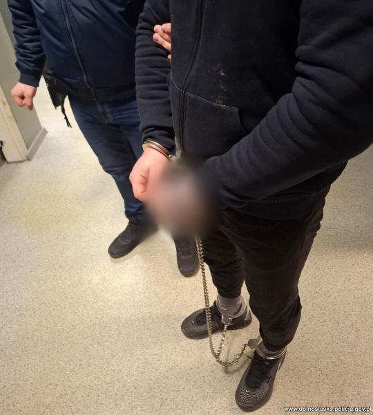 Ząbkowiccy policjanci przechwycili 59 kg marihuany. 32-latek trafił do aresztu