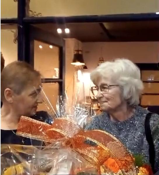 Po wielu latach od zakończenia edukacji dawni uczniowie klasy VIIIb Zbiorczej Szkoły Gminnej nr 2 sp