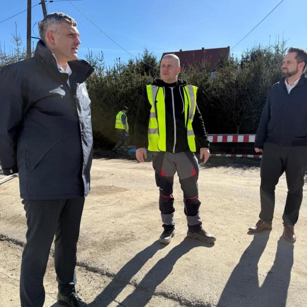 Trwa czyszczenie potoku Braszówka w Pawłowicach i Braszowicach