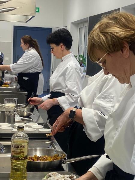 „Zawodowi transformersi” w powiecie ząbkowickim. Nauczyciele i uczniowie zdobywają nowe kwalifikacje