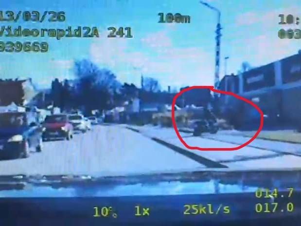 Bez badań, bez uprawnień, po chodniku. Policja: bezpieczeństwo zaczyna się od codzienych decyzji