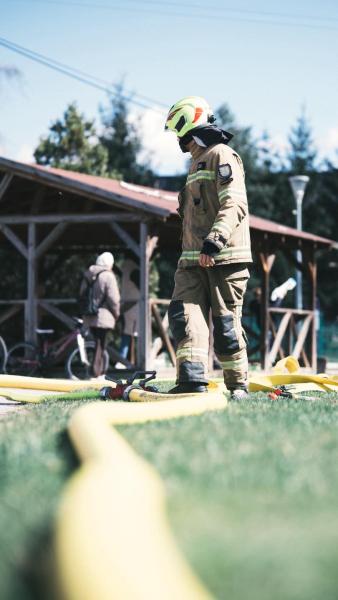 Śmigus-Dyngus w Kamieńcu Ząbkowickim. Strażacy-ochotnicy stoczyli wodną bitwę