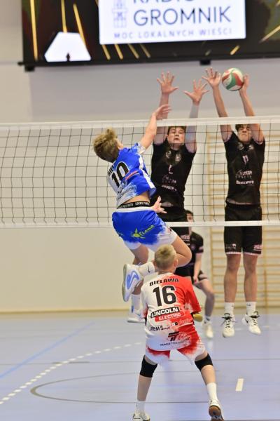 Siatkarscy juniorzy młodsi z Dolnego Śląska rywalizowali w Ziębicach [foto]