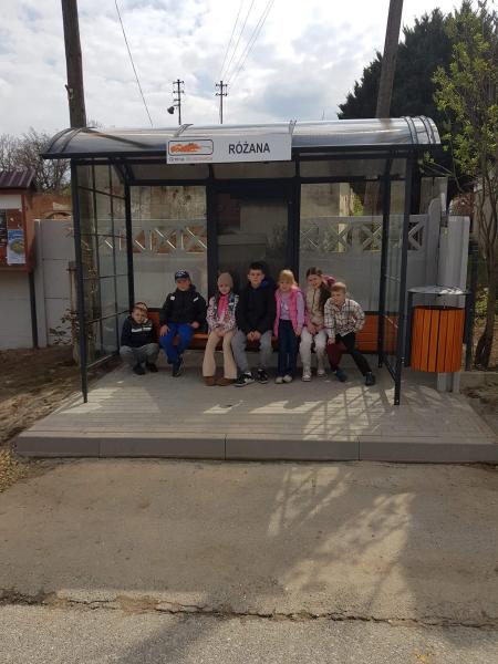 Nowe wiaty przystankowe już służą mieszkańcom gminy Stoszowice