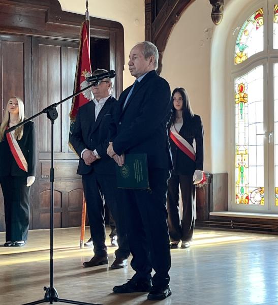 	Zakończenie roku szkolnego maturzystów. Najlepsi uczniowie otrzymali nagrody finansowe